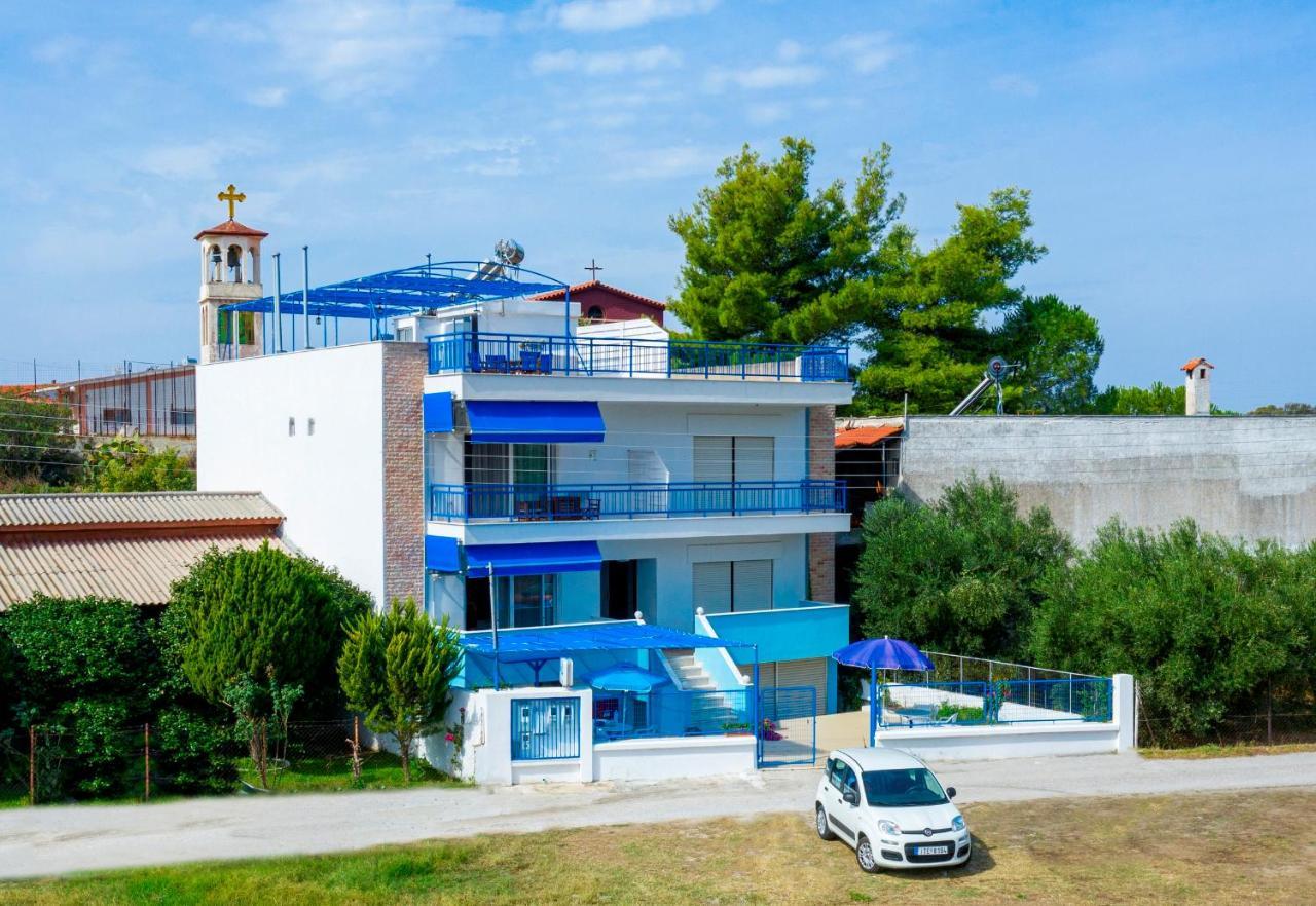 Toroni Alpha Studios Luaran gambar